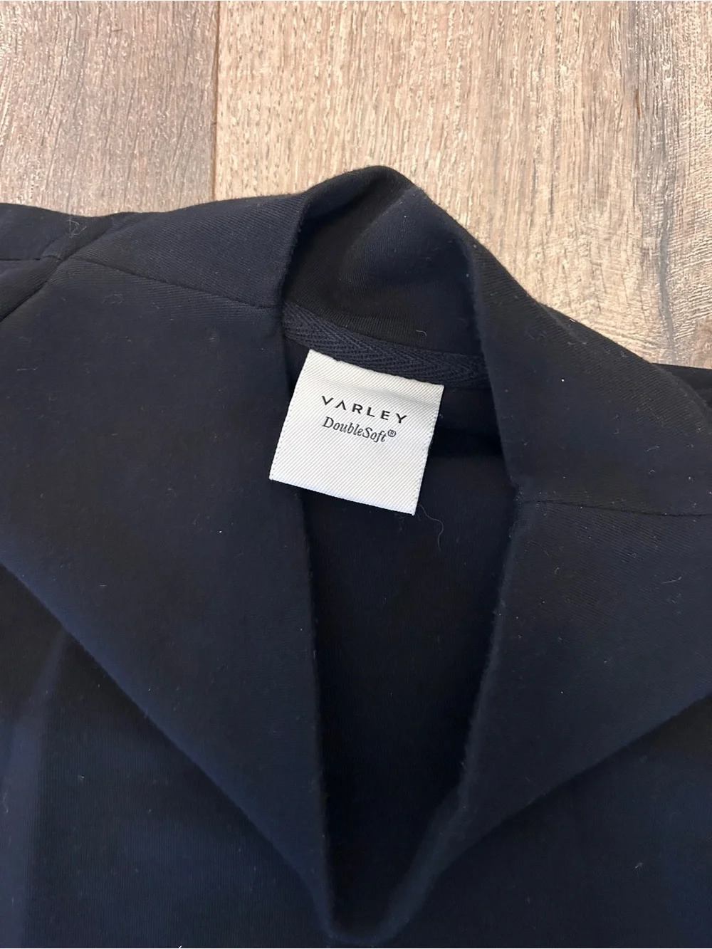 Varley Betsy Double Soft Black pullover small
